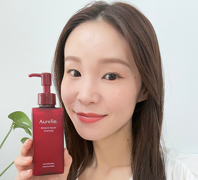 Aurelie.
Moisture Serum
Cleansing
Une belle pea