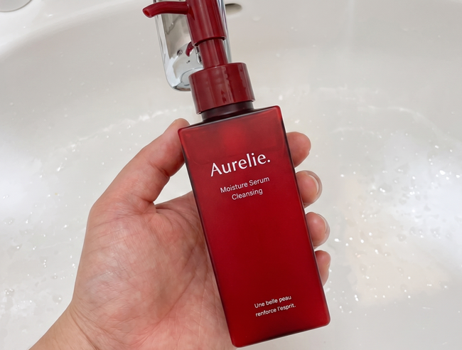 Aurelie.
Moisture Serum
Cleansing
Une belle peau
renforce l'esprit.